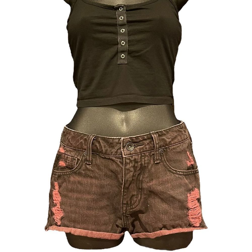 Blackheart Red Undertone High Rise Distressed Shorts Junior’s 1